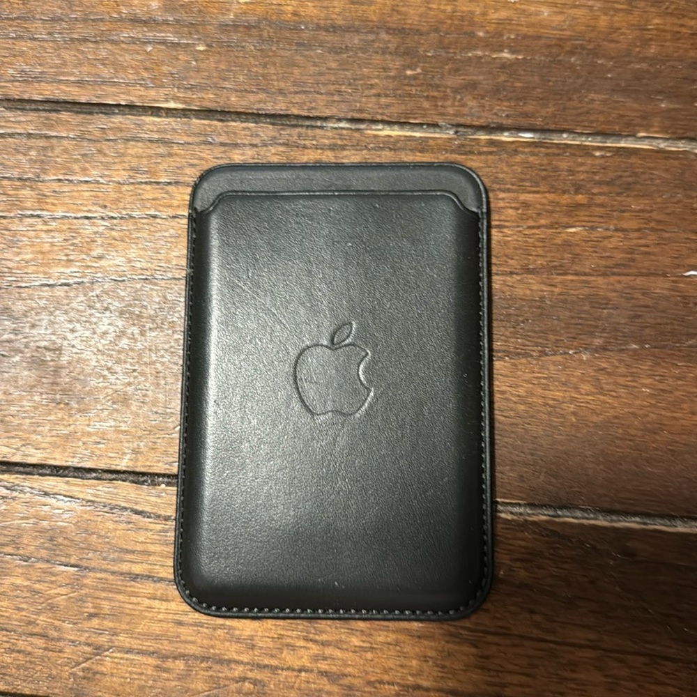 Apple MagSafe Wallet